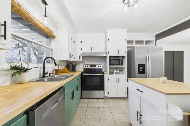 $290,000 | 3115 Falling Creek Road, Hickory, NC 28601