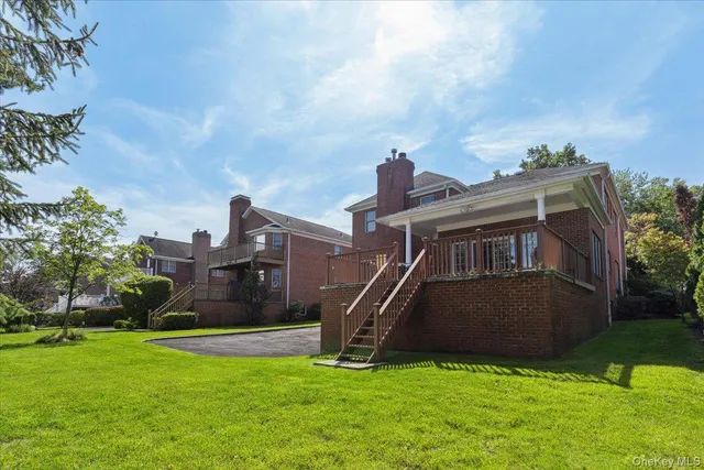 a view of outdoor space yard and balcony