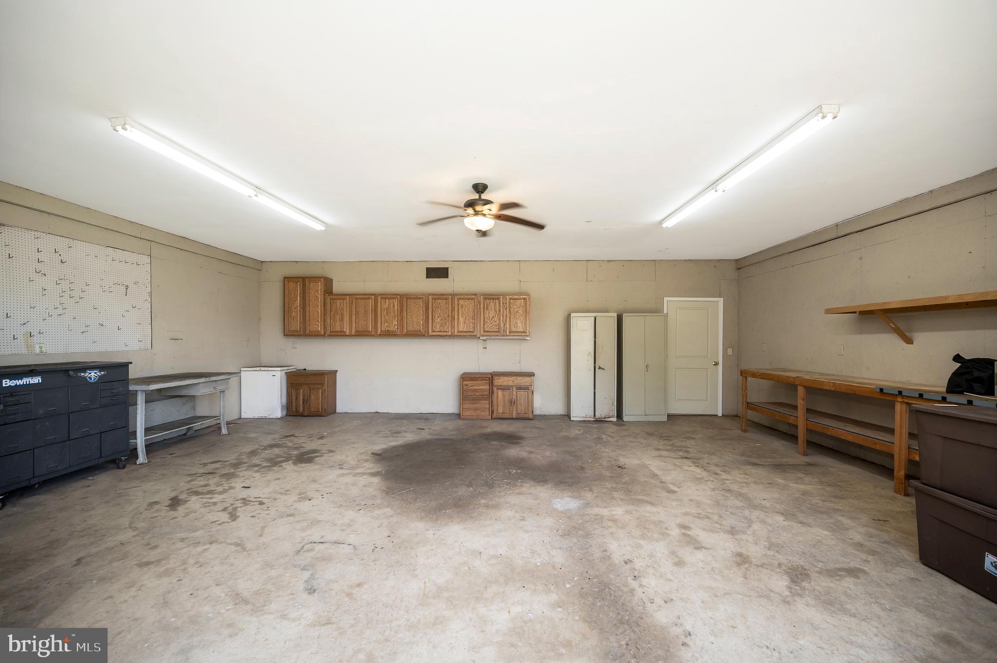 34134 Parker Road Locust Grove, VA 22508 - Photo 17 of 48 Interior of Gaarage-CONCRETE FLOOR!