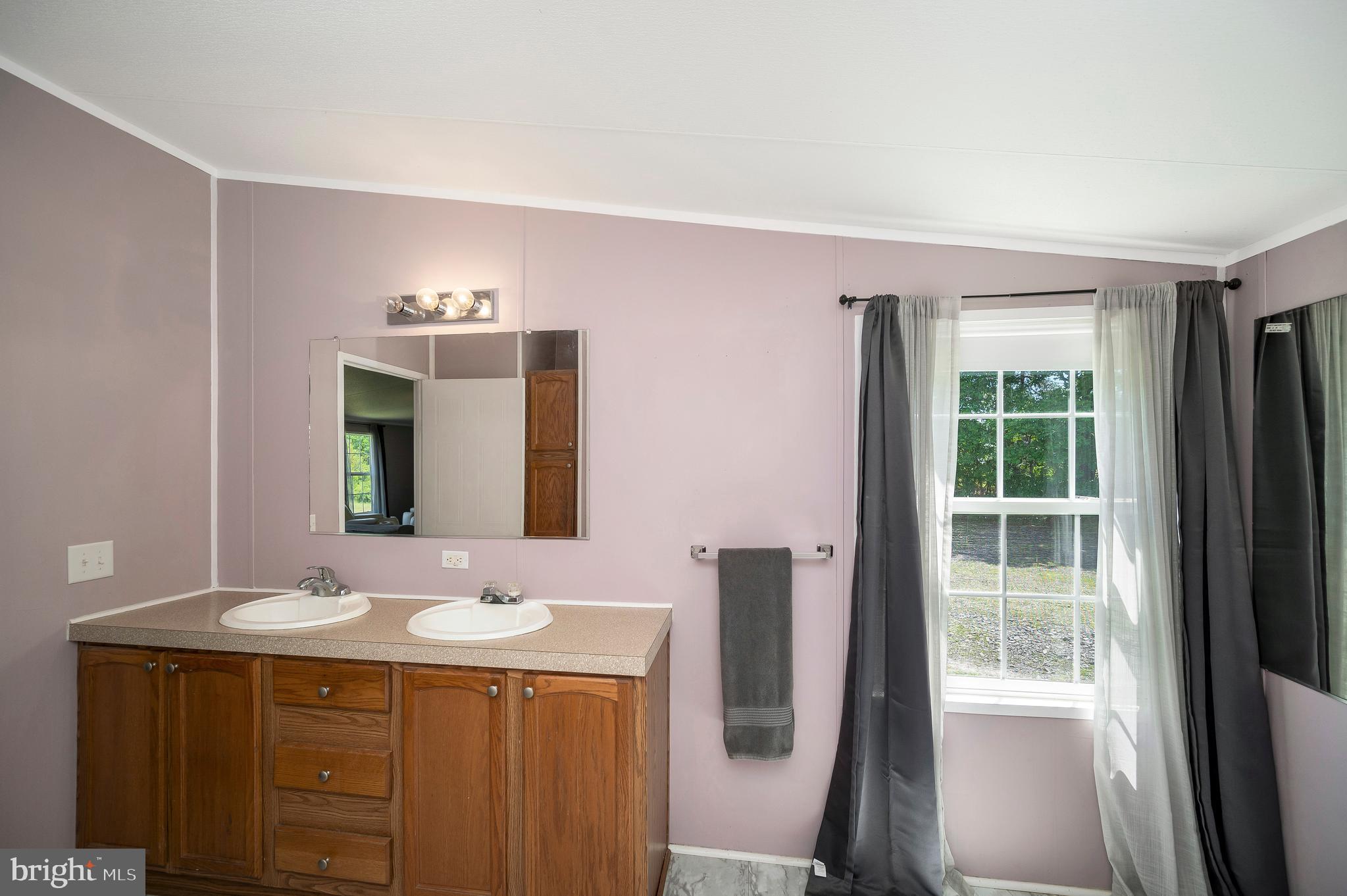 34134 Parker Road Locust Grove, VA 22508 - Photo 29 of 48 Owner's Suite Bath