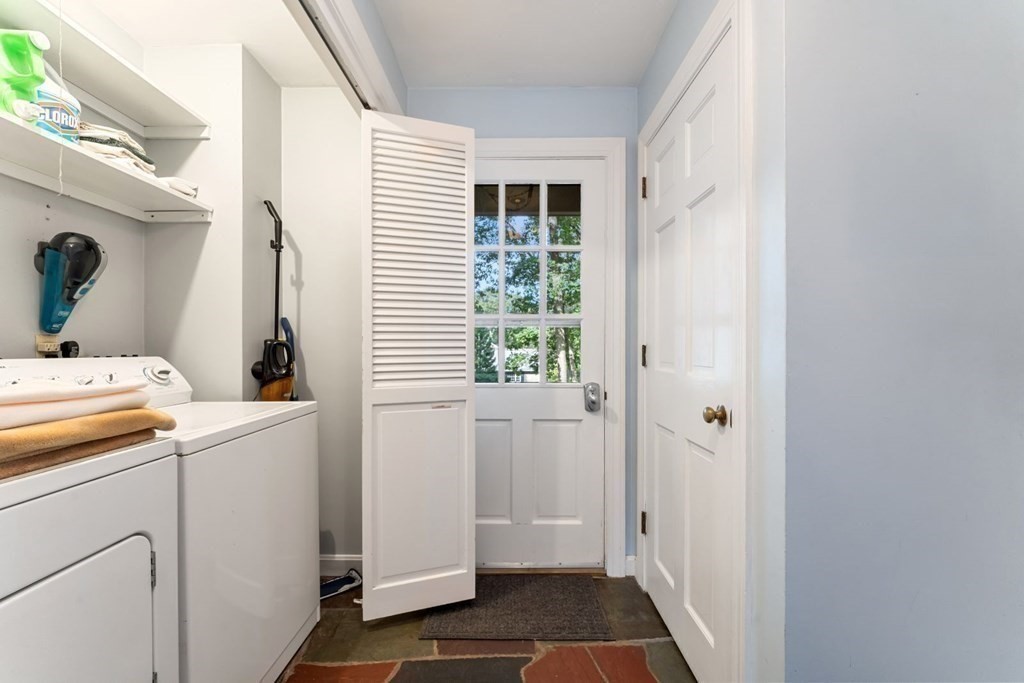 22 Hickory Hill Road Manchester, MA 01944 - Photo 26 of 31 Gallery Image 26