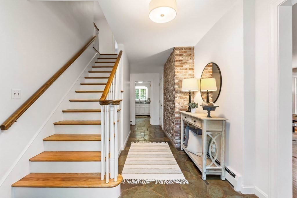 22 Hickory Hill Road Manchester, MA 01944 - Photo 3 of 31 Gallery Image 3
