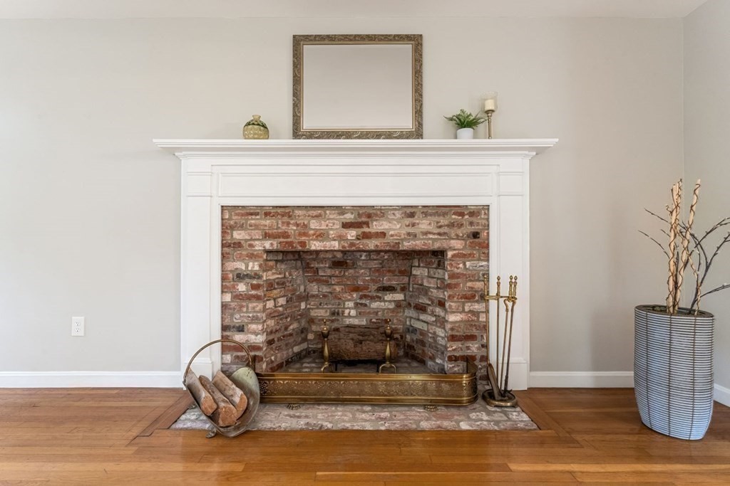 22 Hickory Hill Road Manchester, MA 01944 - Photo 8 of 31 Gallery Image 8