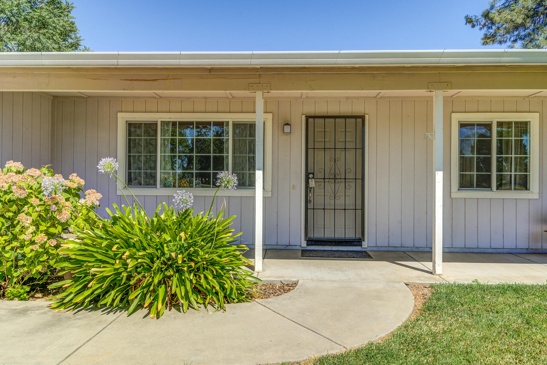 19440 Spring Gulch Road Anderson, CA 96007 - Photo 2 of 26 Front Door Entry