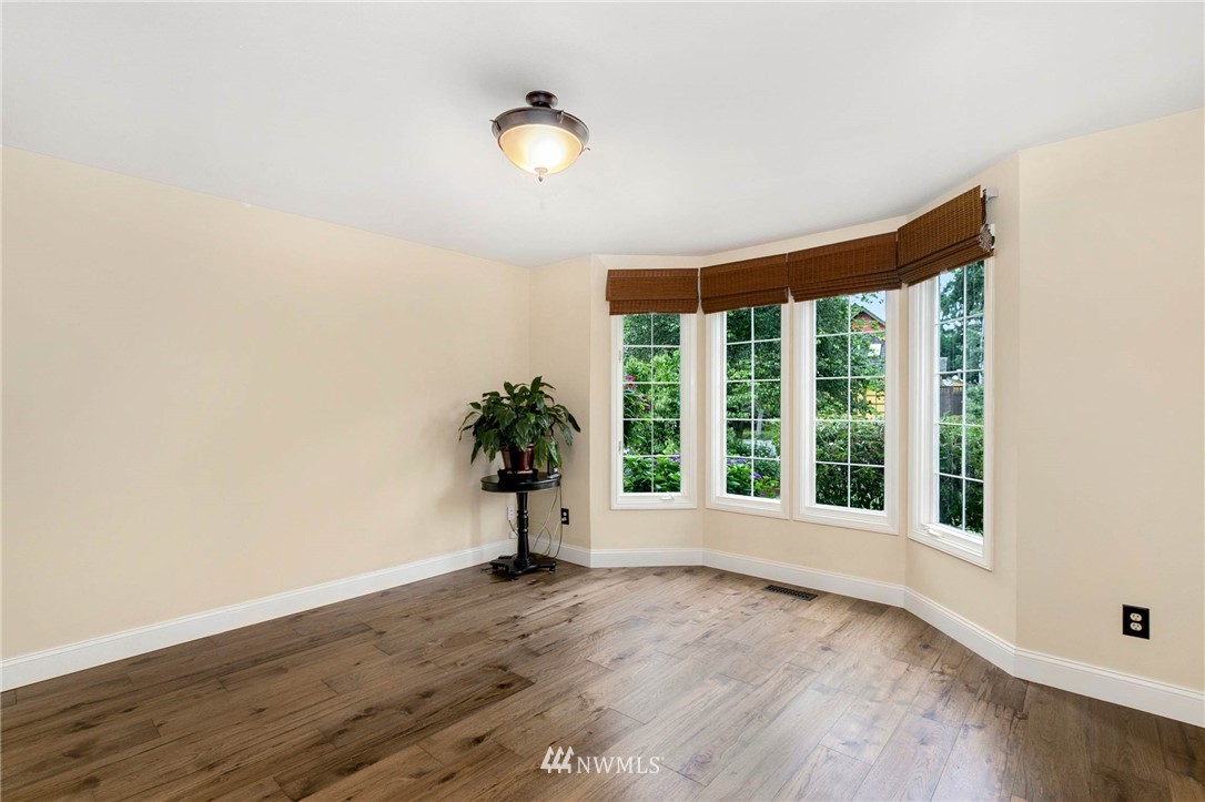 11113 Northeast 174th Street Bothell, WA 98011 - Photo 12 of 25