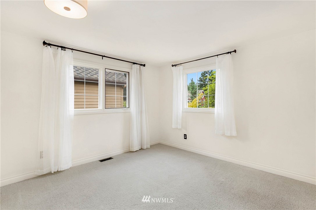 11113 Northeast 174th Street Bothell, WA 98011 - Photo 20 of 25