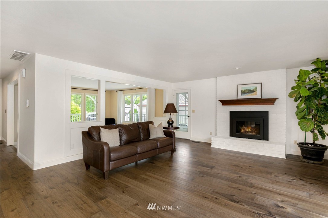 11113 Northeast 174th Street Bothell, WA 98011 - Photo 7 of 25