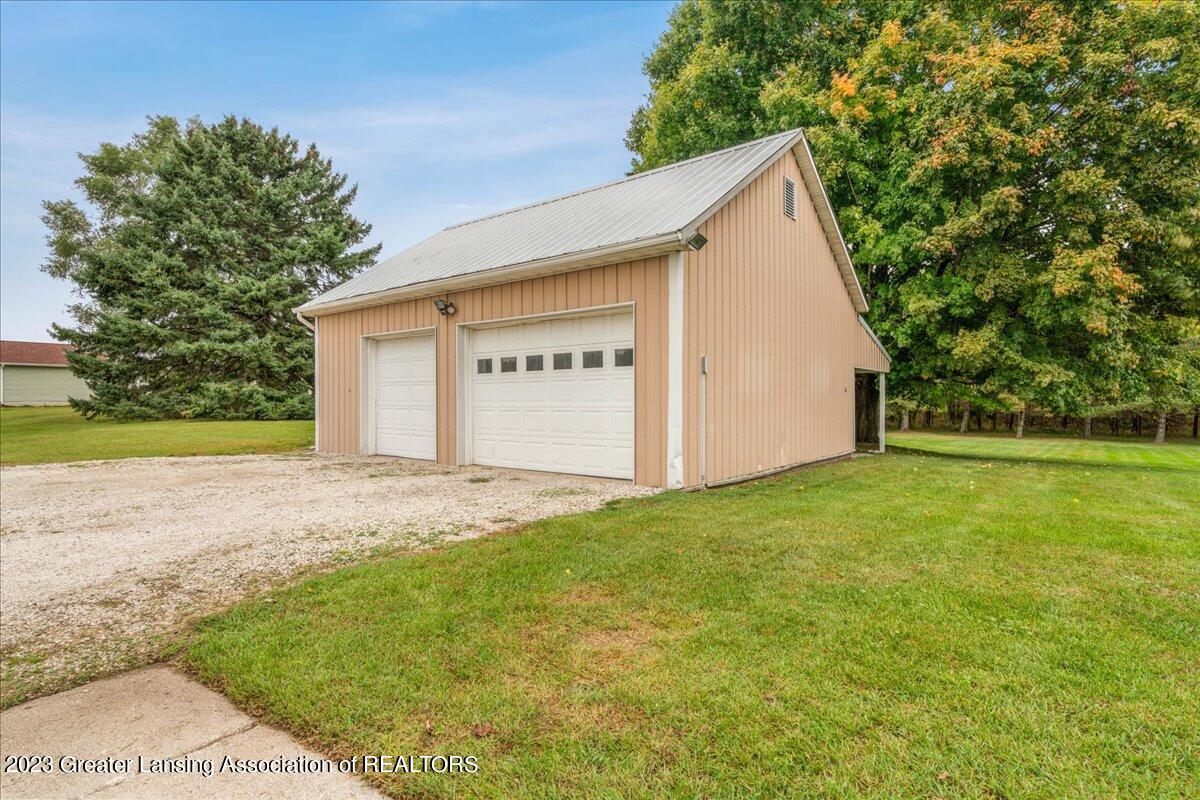 5300 Plains Road Eaton Rapids, MI 48827 - Photo 29 of 40 28-Media Jett-20