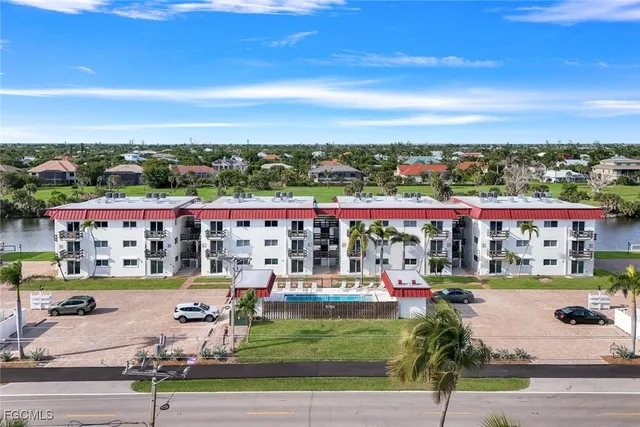 a view of terrace with city view