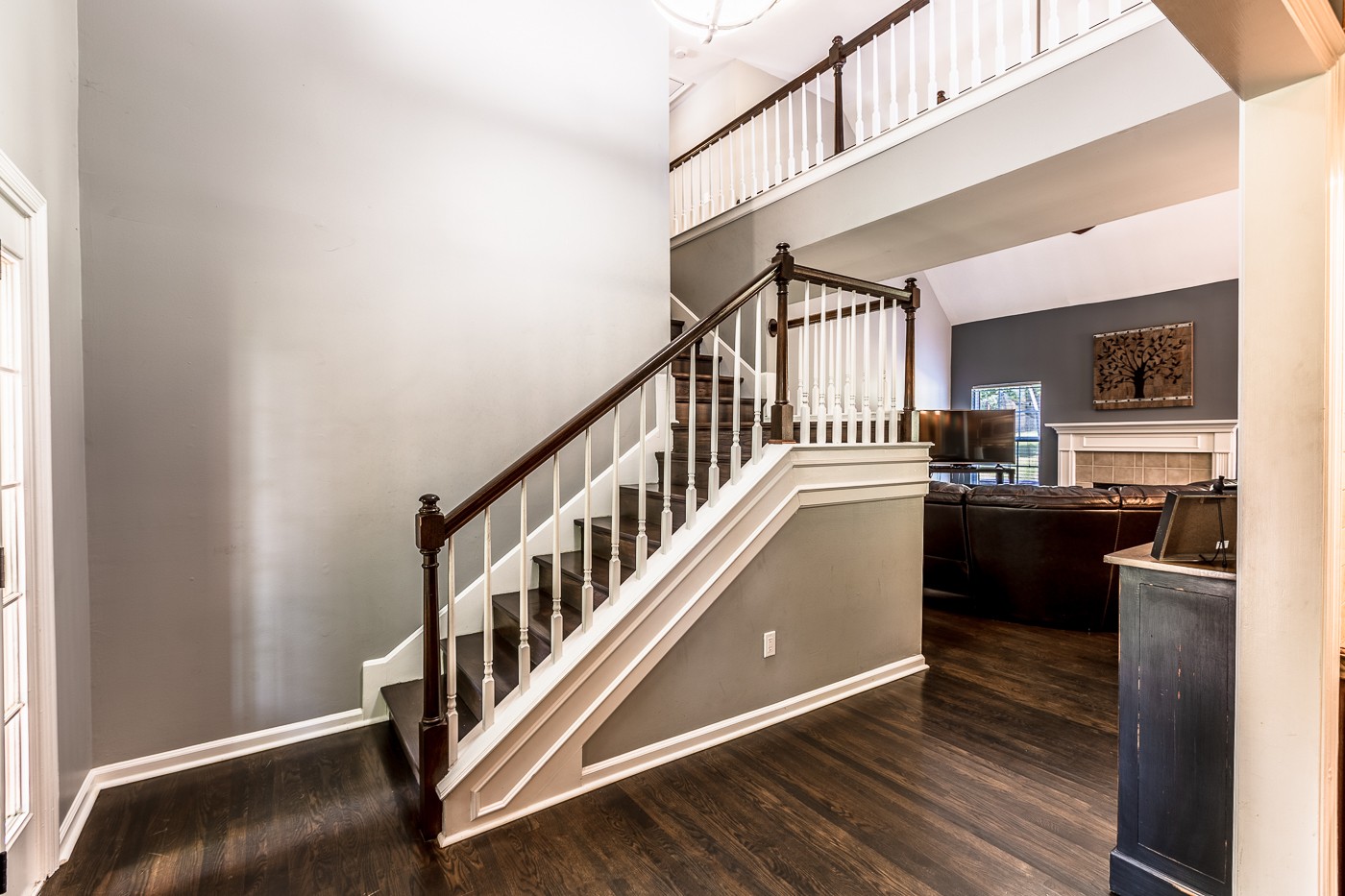 1838 O'Reilly Circle Spring Hill, TN 37174 - Photo 7 of 36 a view of a kitchen with microwave and a stove
