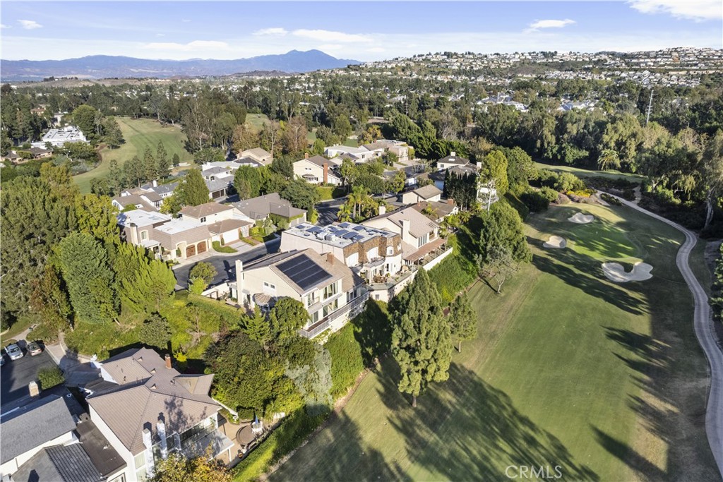1 Rue Du Parc Newport Beach, CA 92660 - Photo 11 of 49 a view of a city