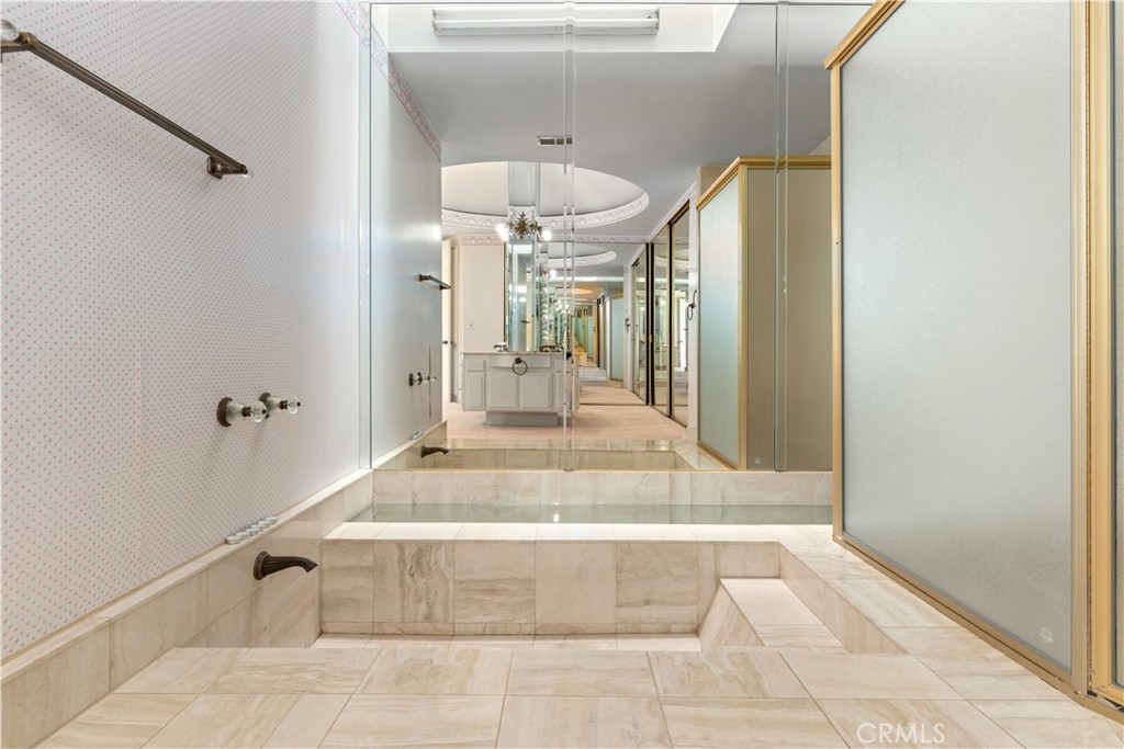 1 Rue Du Parc Newport Beach, CA 92660 - Photo 34 of 49 a view of spacious bathroom with a tub and mirror