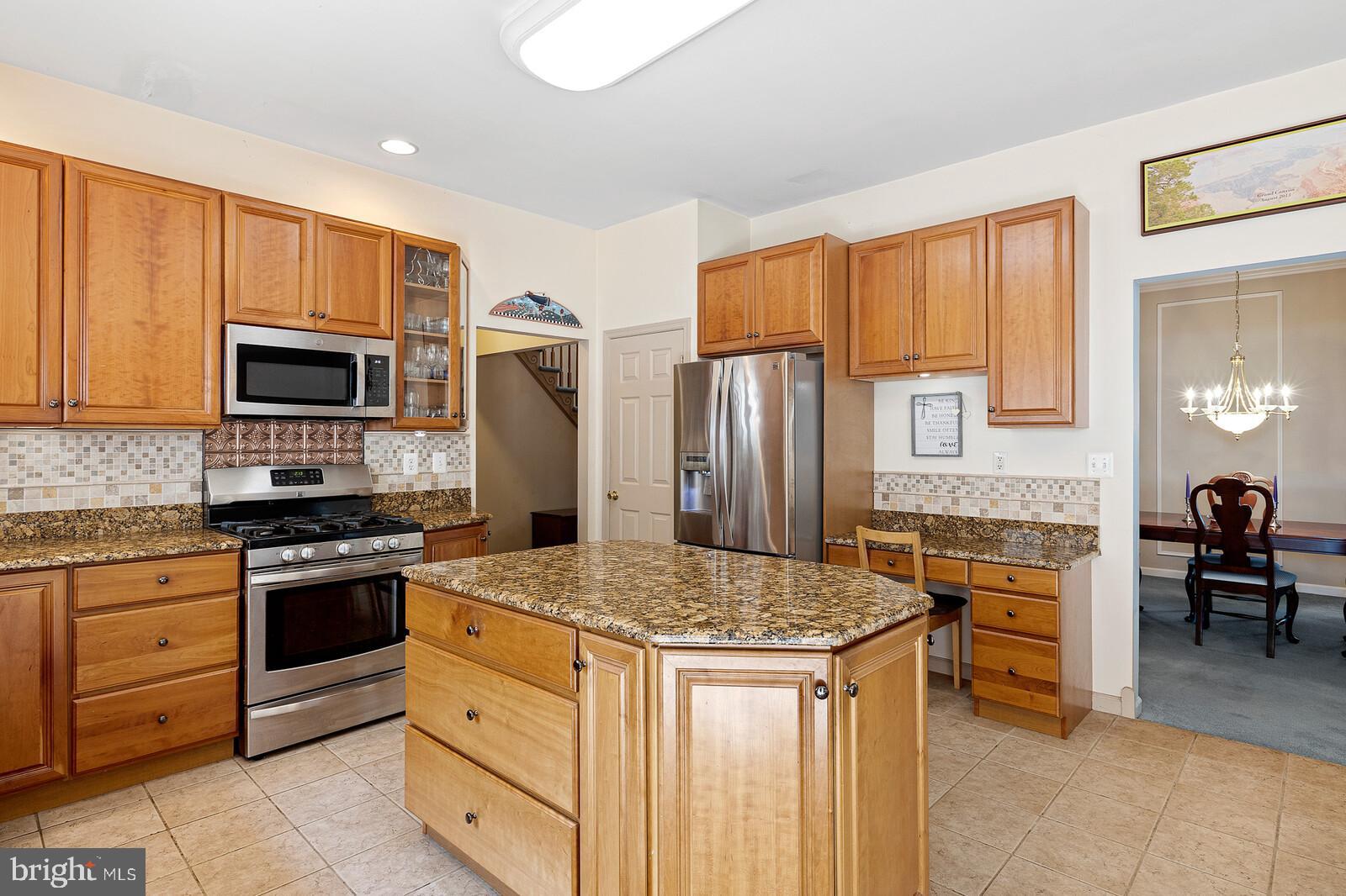 45 Oliphant's Mill Road Swedesboro, NJ 08085 - Photo 9 of 44 Kitchen with granite countertops