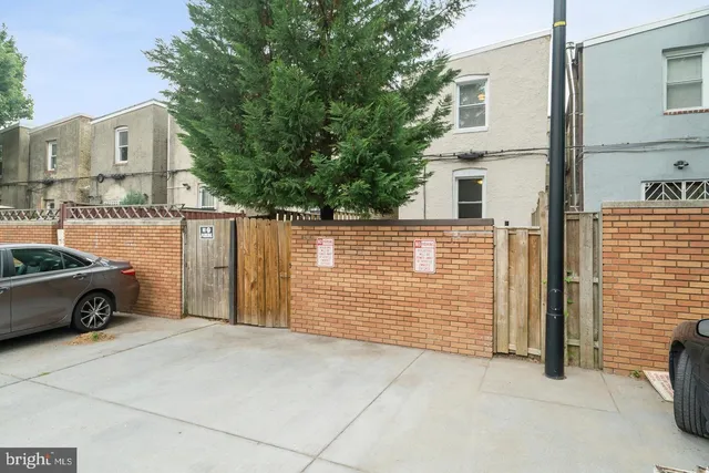 a view of parking area