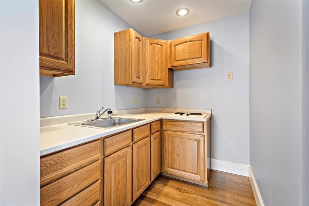 155 Carriage Road Chicopee, MA 01013 - Photo 12 of 40 Gallery Image 12