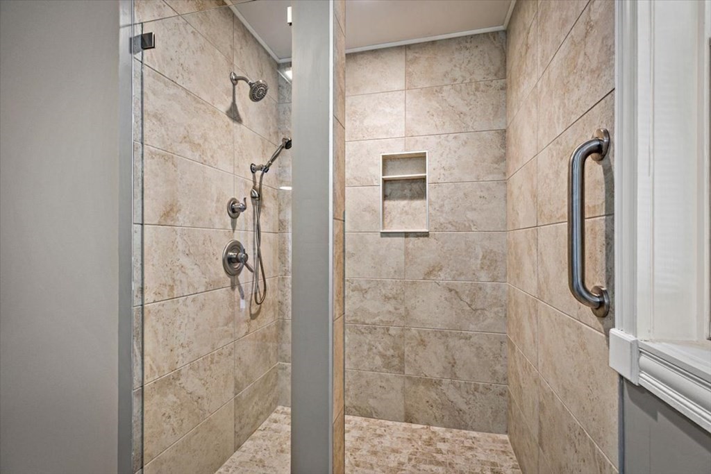 155 Carriage Road Chicopee, MA 01013 - Photo 15 of 40 Gallery Image 15