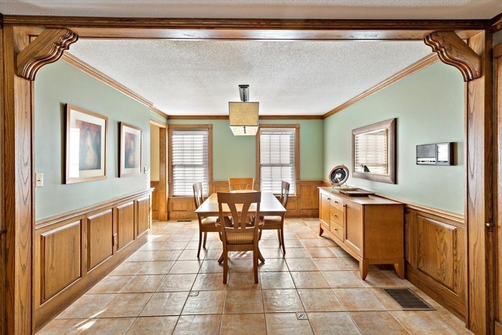 155 Carriage Road Chicopee, MA 01013 - Photo 22 of 40 Gallery Image 22