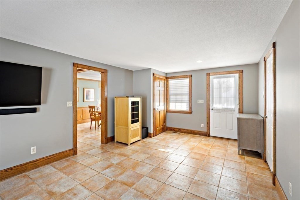 155 Carriage Road Chicopee, MA 01013 - Photo 25 of 40 Gallery Image 25