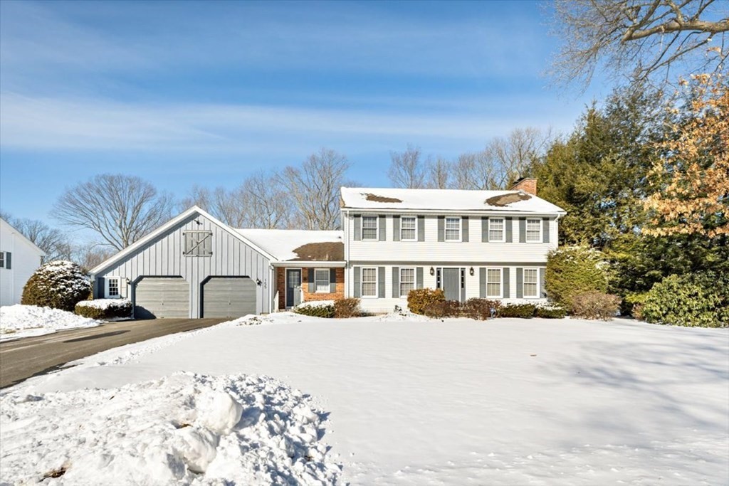 155 Carriage Road Chicopee, MA 01013 - Photo 3 of 40 Gallery Image 3