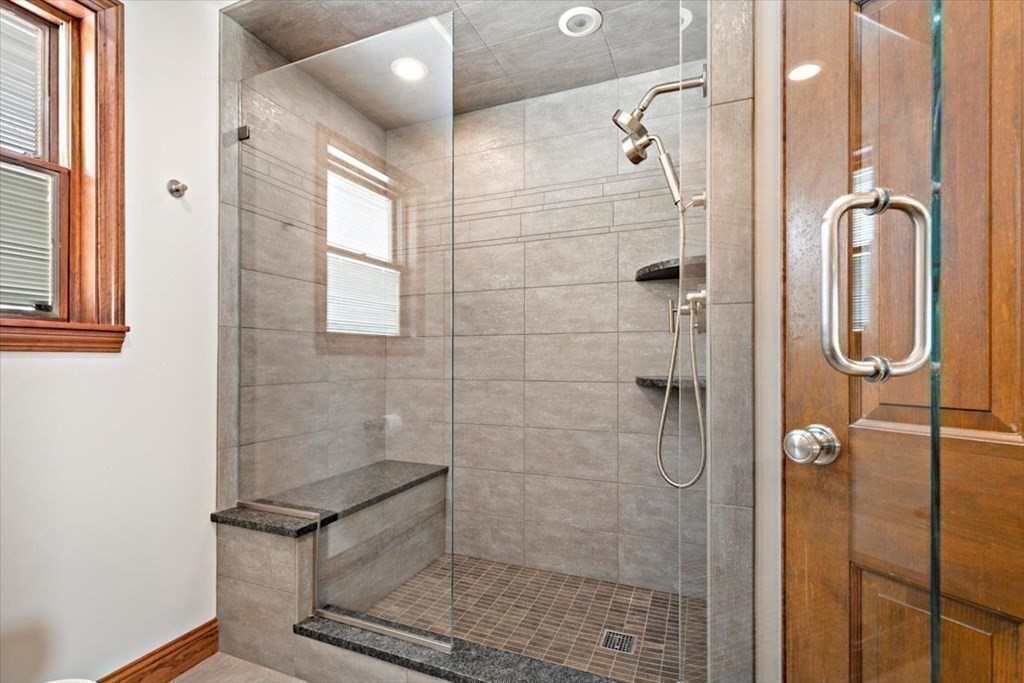 155 Carriage Road Chicopee, MA 01013 - Photo 36 of 40 Gallery Image 36