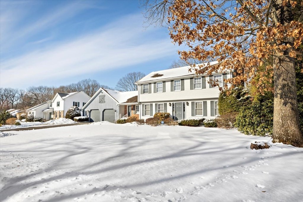 155 Carriage Road Chicopee, MA 01013 - Photo 4 of 40 Gallery Image 4