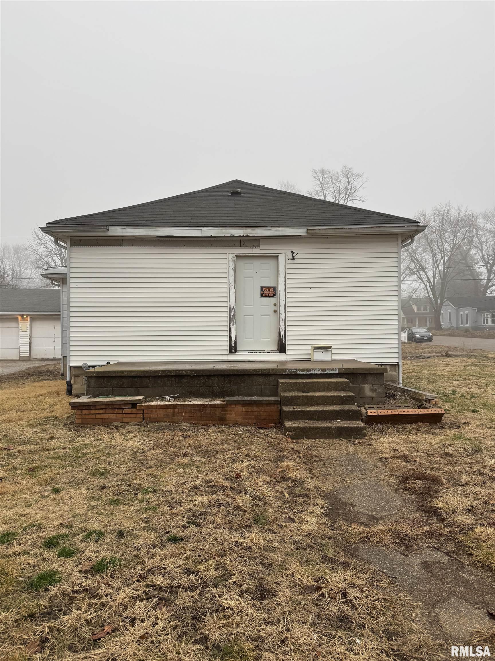 1008 3rd Street Lincoln, IL 62656 - Photo 2 of 28