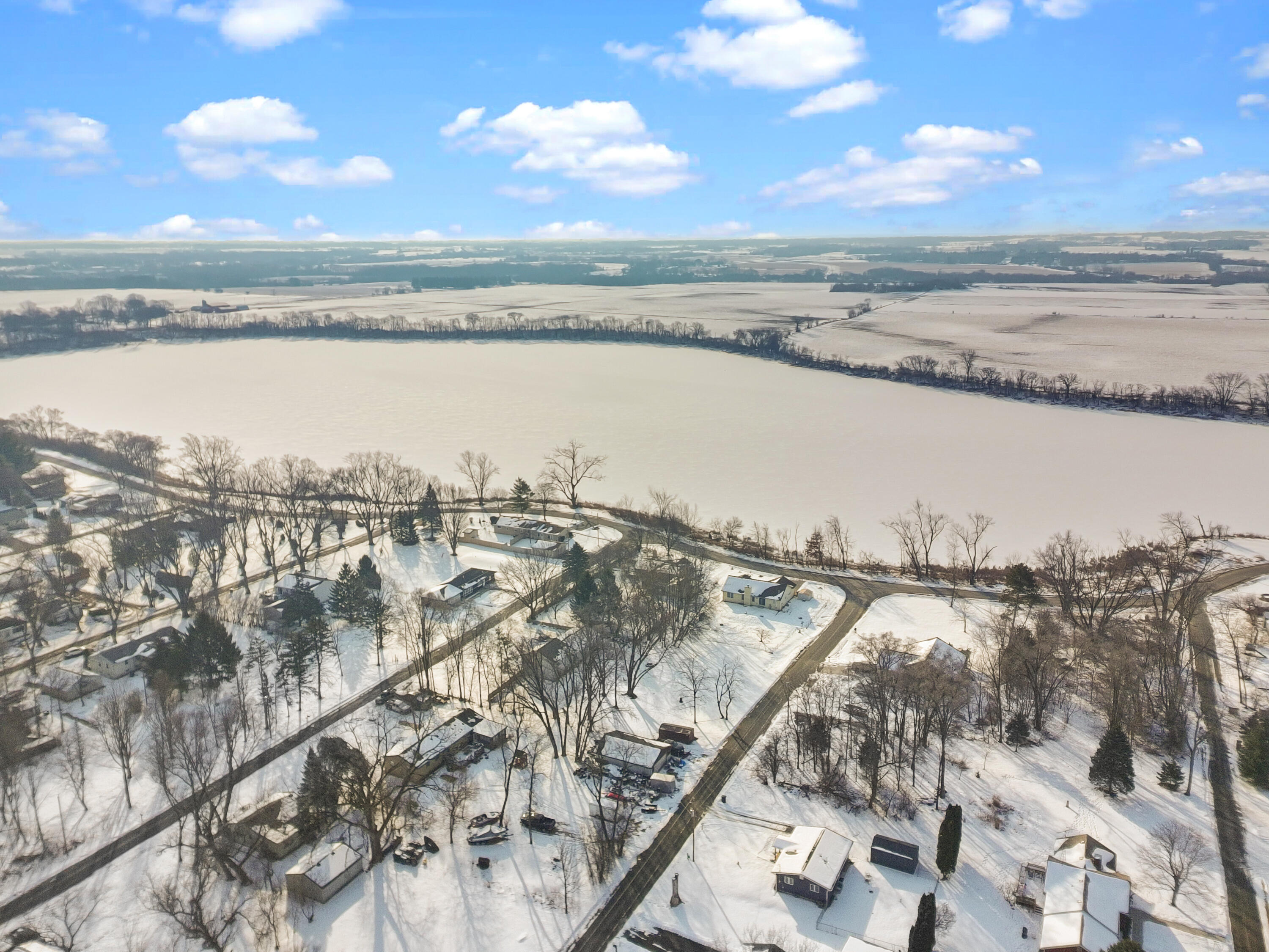 N6583 Daffodil Road Sugar Creek, WI 53121 - Photo 16 of 18 N6583 Daffodil Rd Elkhorn00006