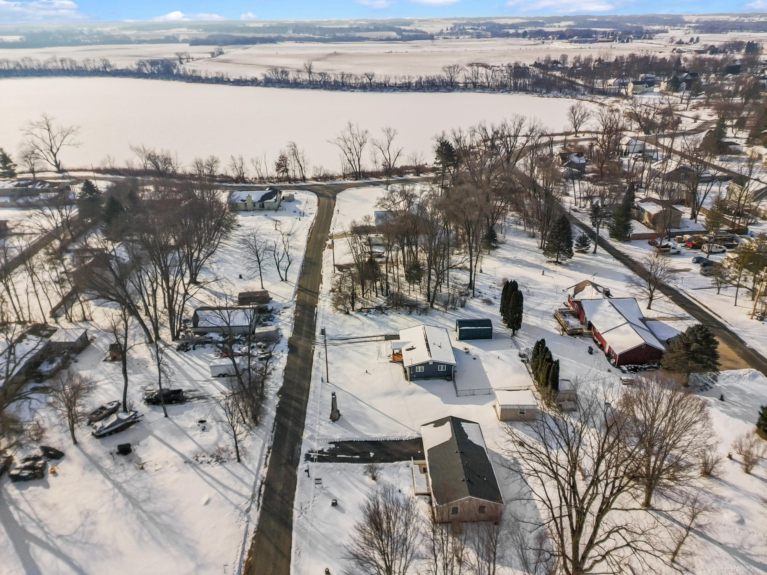 N6583 Daffodil Road Sugar Creek, WI 53121 - Photo 17 of 18 N6583 Daffodil Rd Elkhorn00007