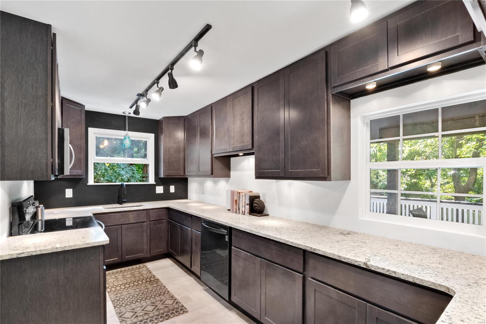 9902 South Road Fairview Heights, IL 62208 - Photo 13 of 47
