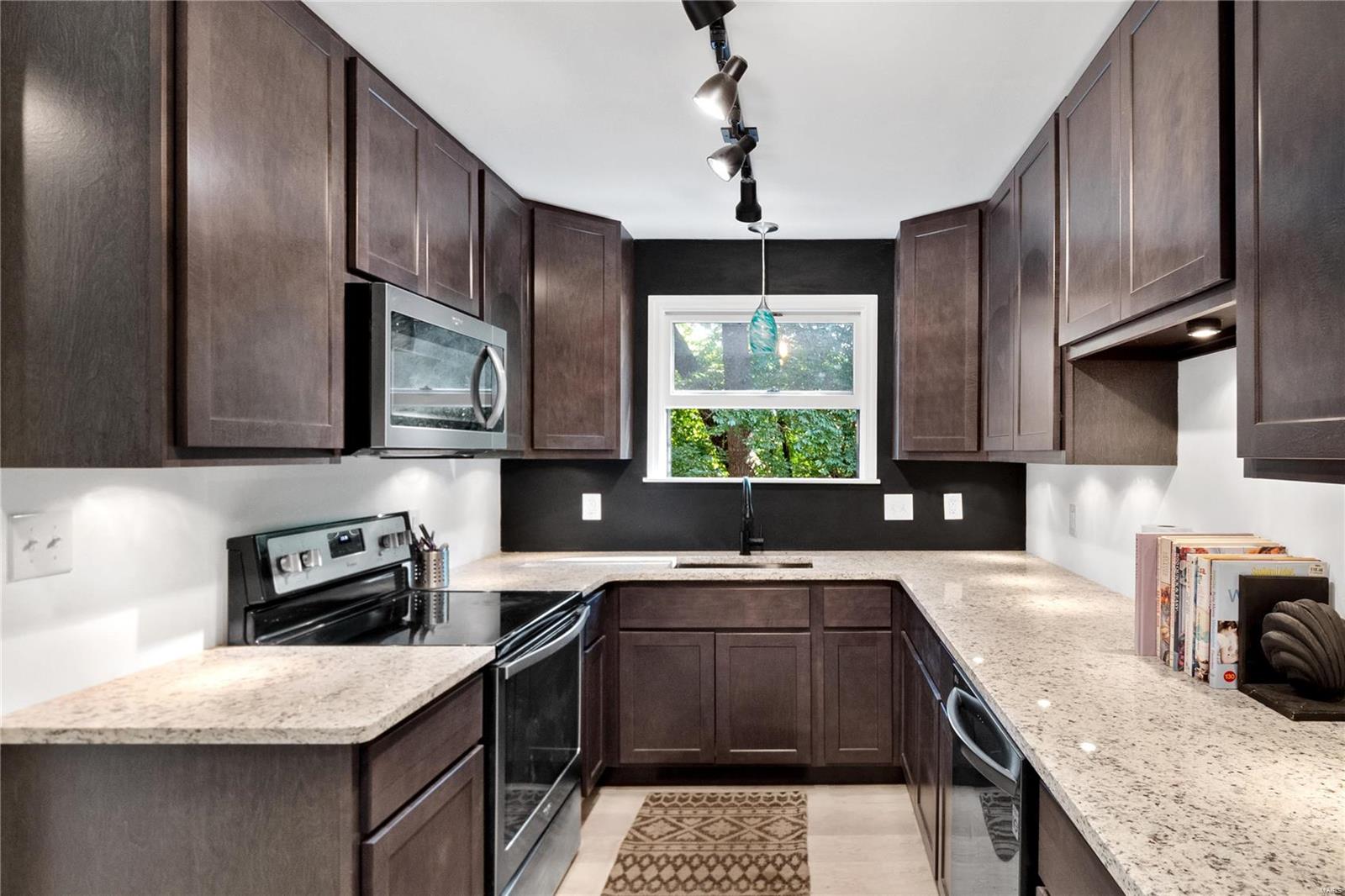 9902 South Road Fairview Heights, IL 62208 - Photo 14 of 47