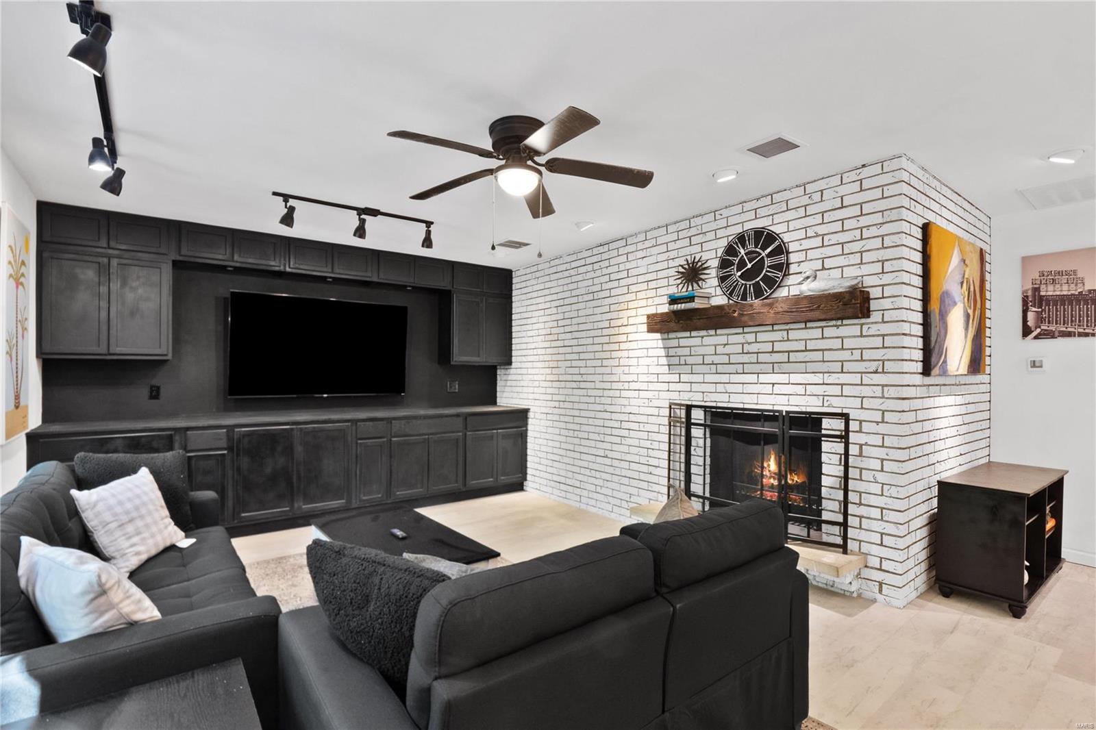 9902 South Road Fairview Heights, IL 62208 - Photo 9 of 47