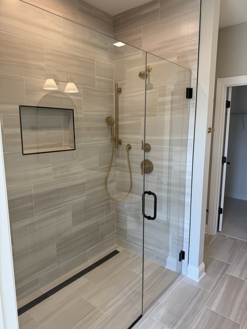 1204 Prairie Lane Lemont, IL 60439 - Photo 10 of 29 a bathroom with a shower