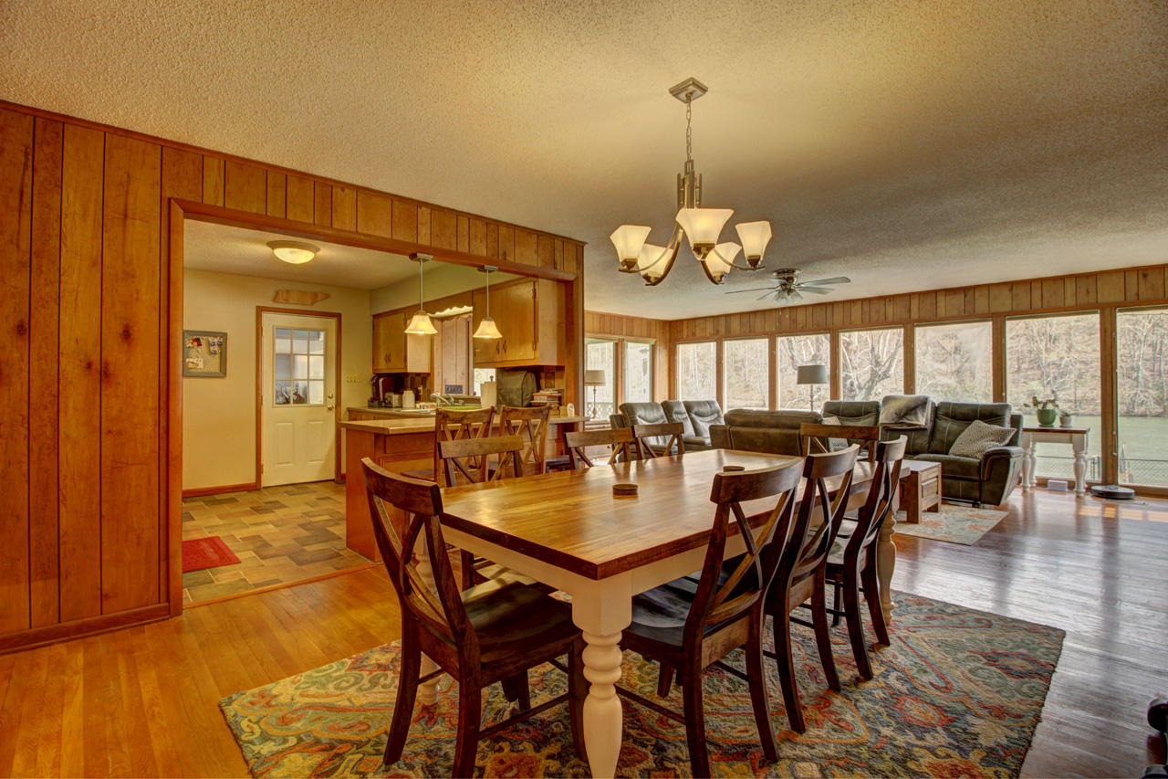 524 Riverside Drive Clinton, TN 37716 - Photo 14 of 33 Dining Room with Open Concept