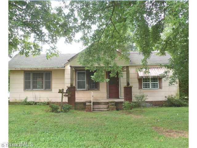 846 Sardis Church Road Madison, NC 27025 - Photo 1 of 10 Exterior Front.