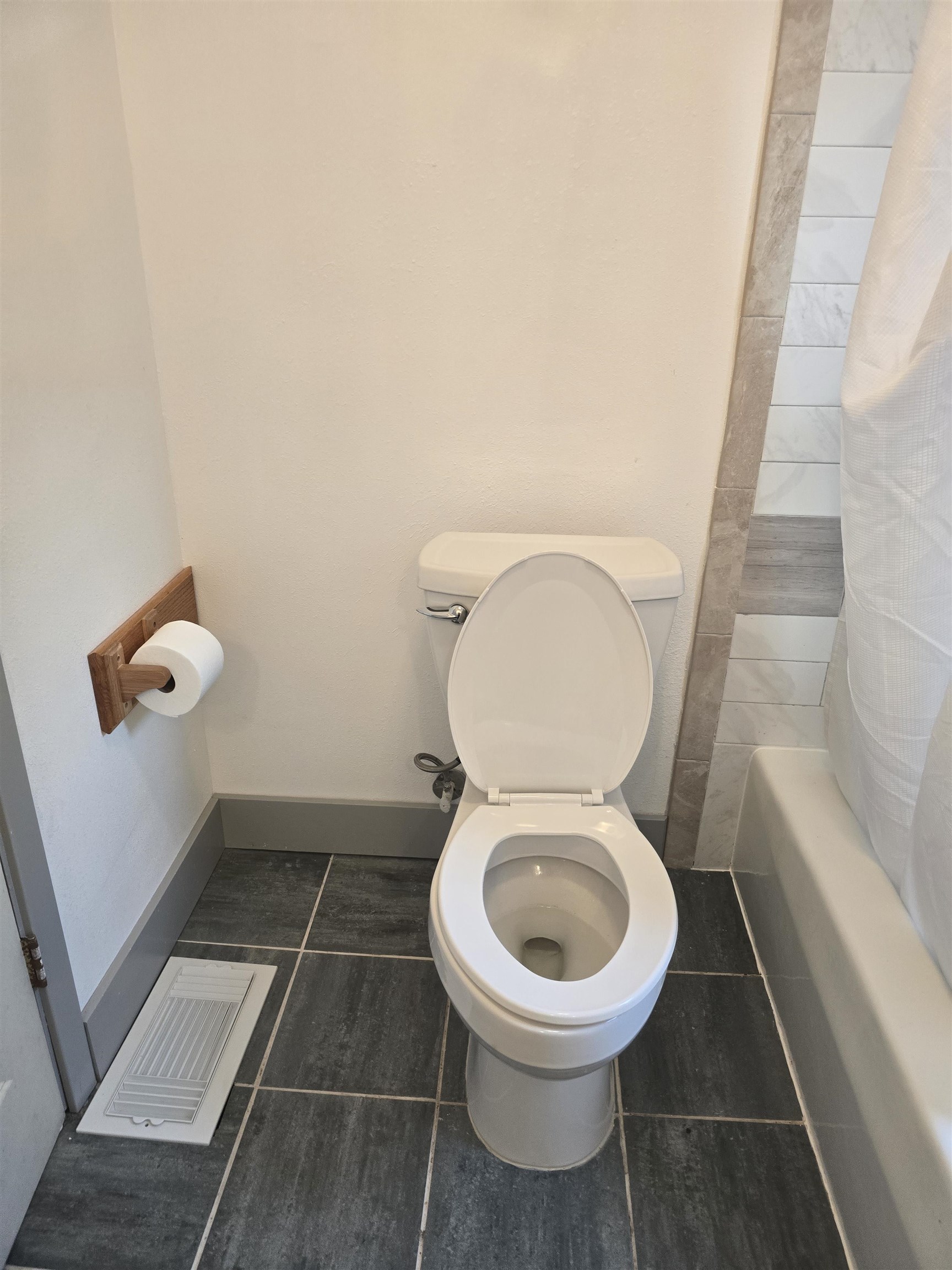 2146 Winnebago Street Madison, WI 53704 - Photo 26 of 54