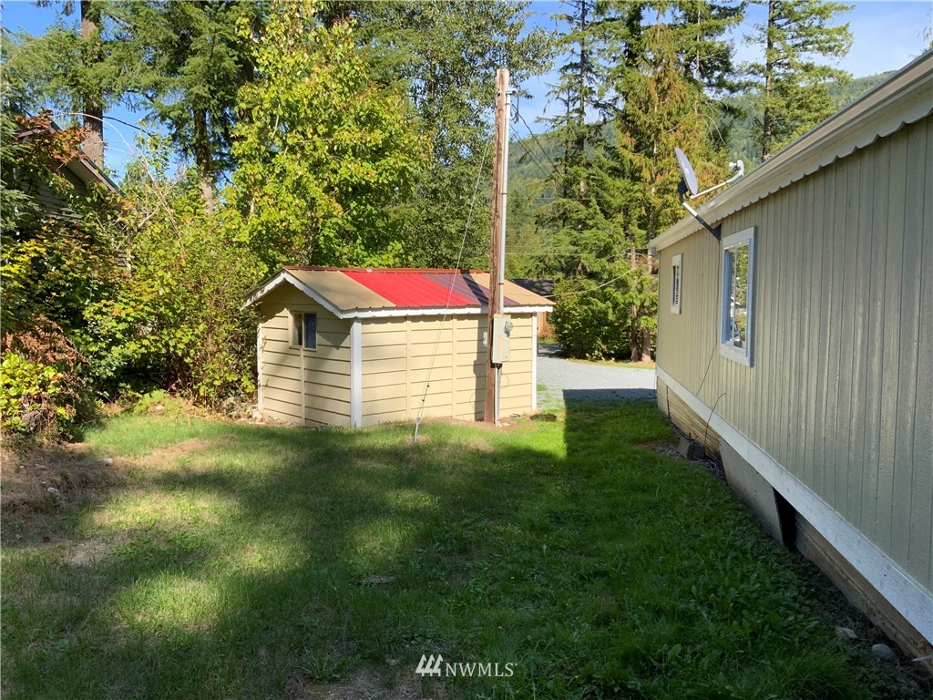 6237 Shamrock Road Maple Falls, WA 98266 - Photo 32 of 33 Gallery Image 32
