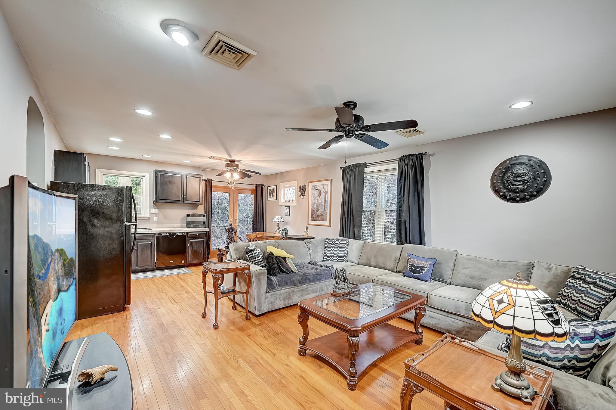 507 Spring Street Pottstown, PA 19464 - Photo 6 of 28 Gallery Image 6