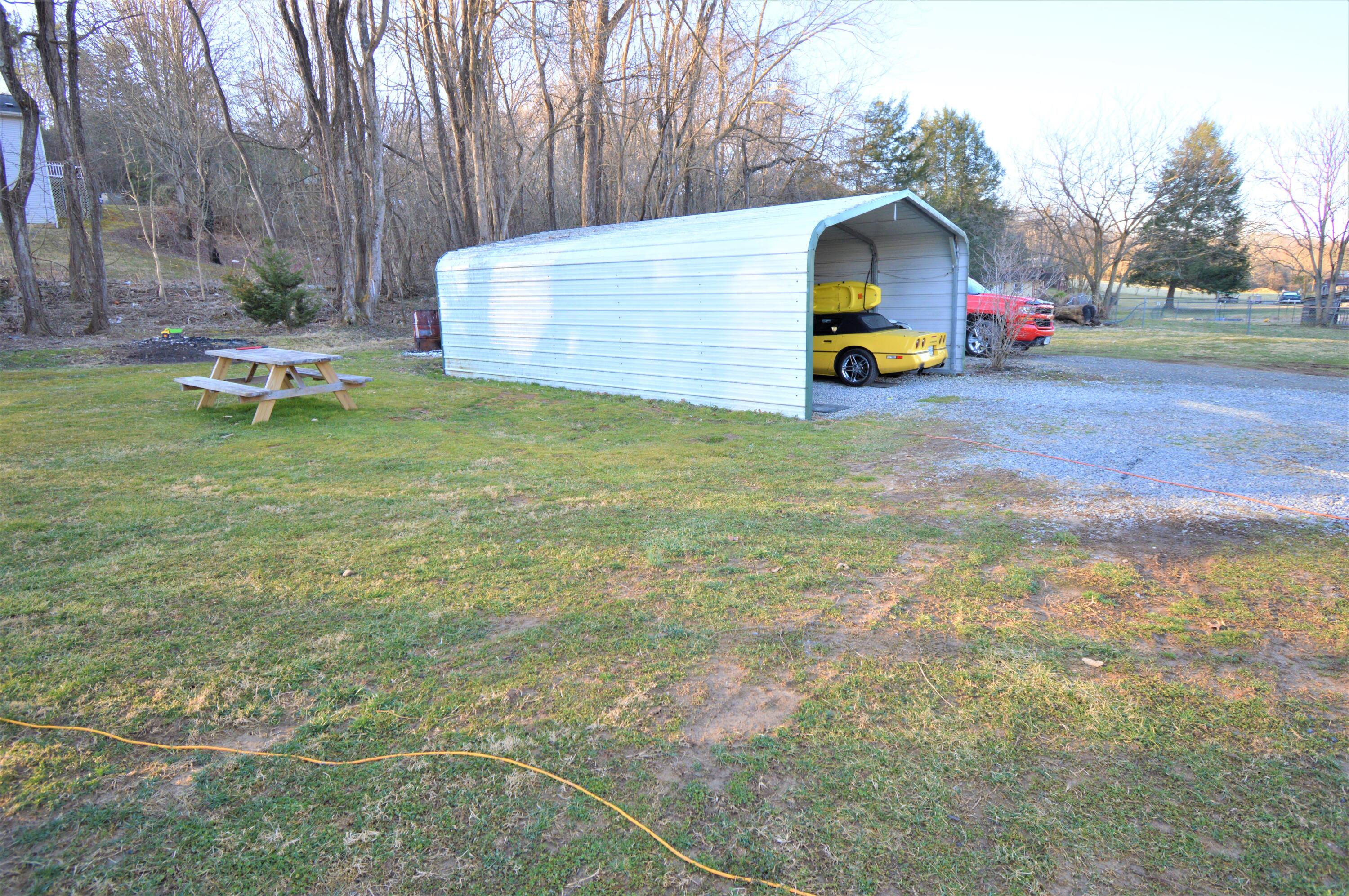 428 Newtown Road Buchanan, VA 24066 - Photo 29 of 35 back1