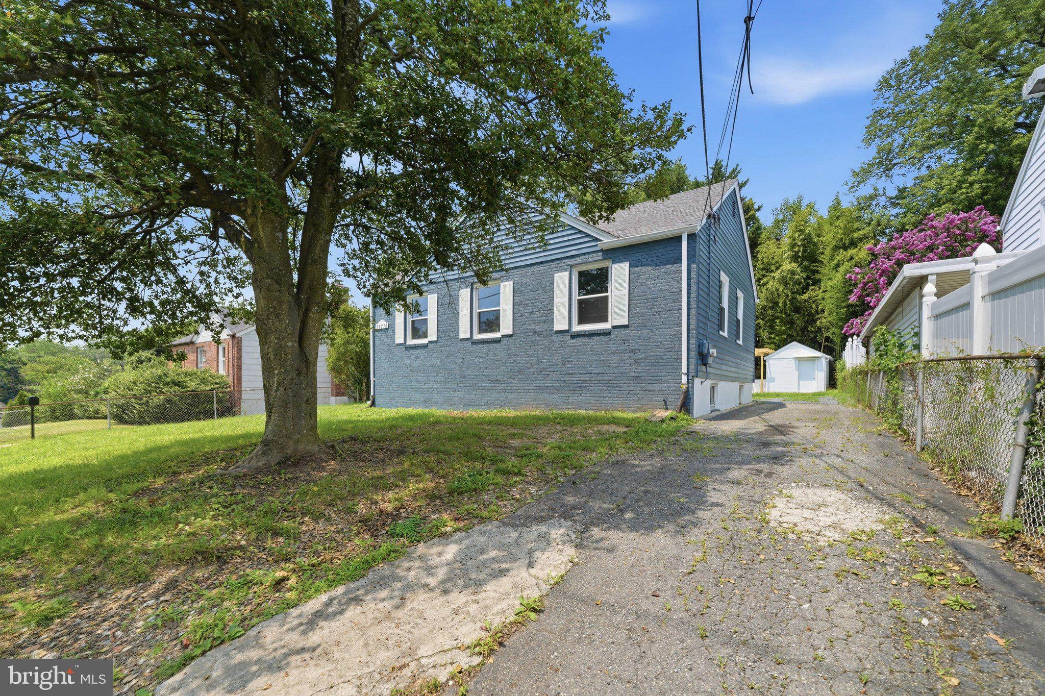 11716 Kingtree Street Silver Spring, MD 20902 - Photo 4 of 52 DSC06286