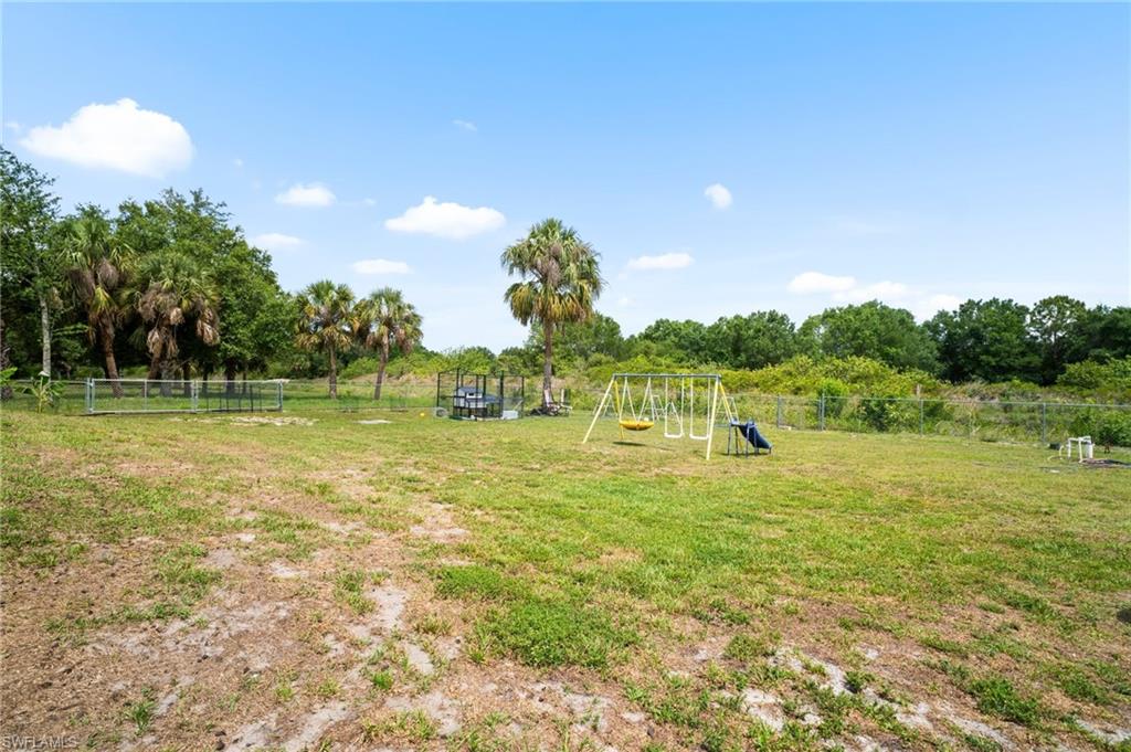 15601 Cemetery Road Fort Myers, FL 33905 - Photo 16 of 20 View of yard