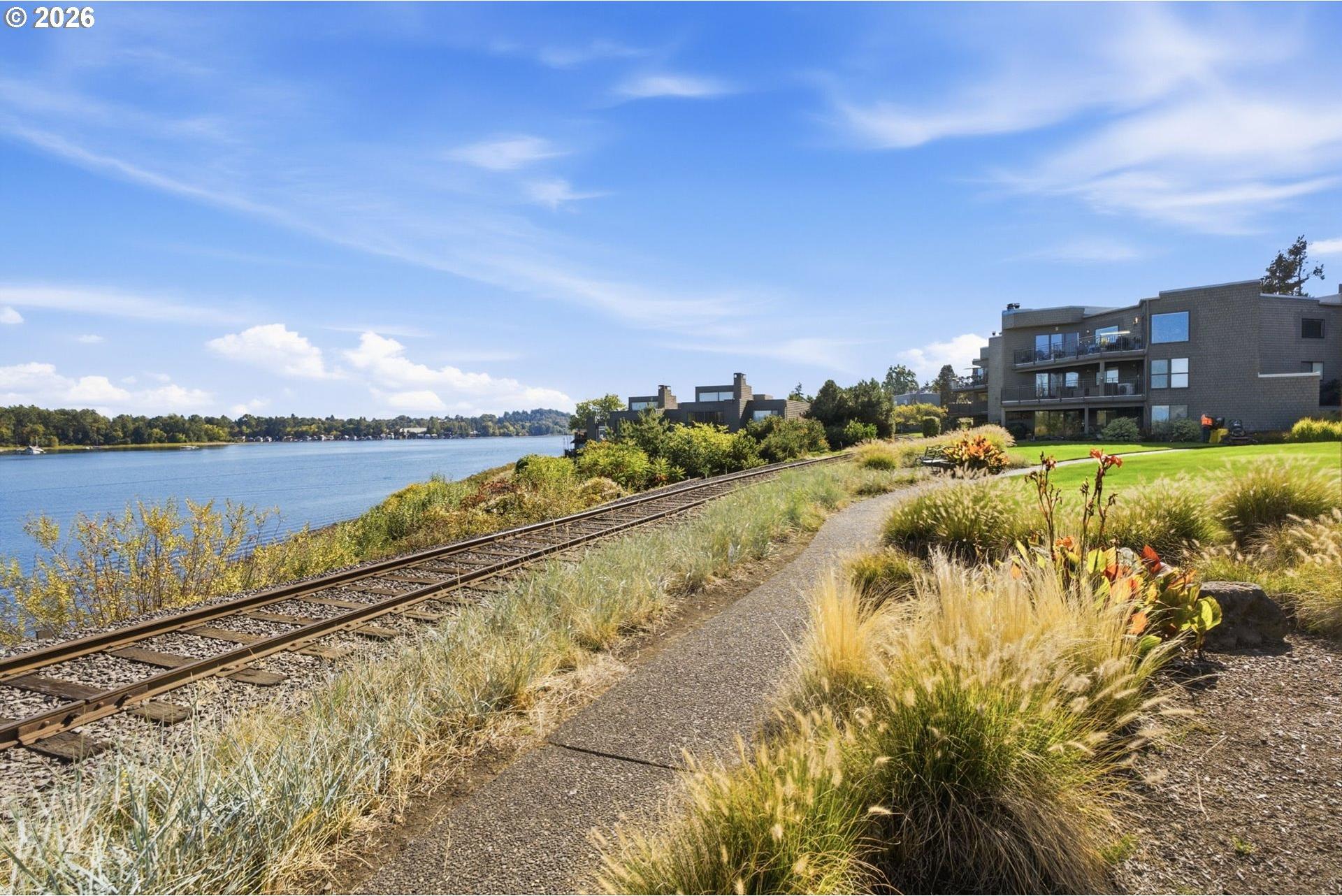 5630 South Riverside Lane, Unit 7 Portland, OR 97239 - Photo 31 of 40 Gallery Image 31