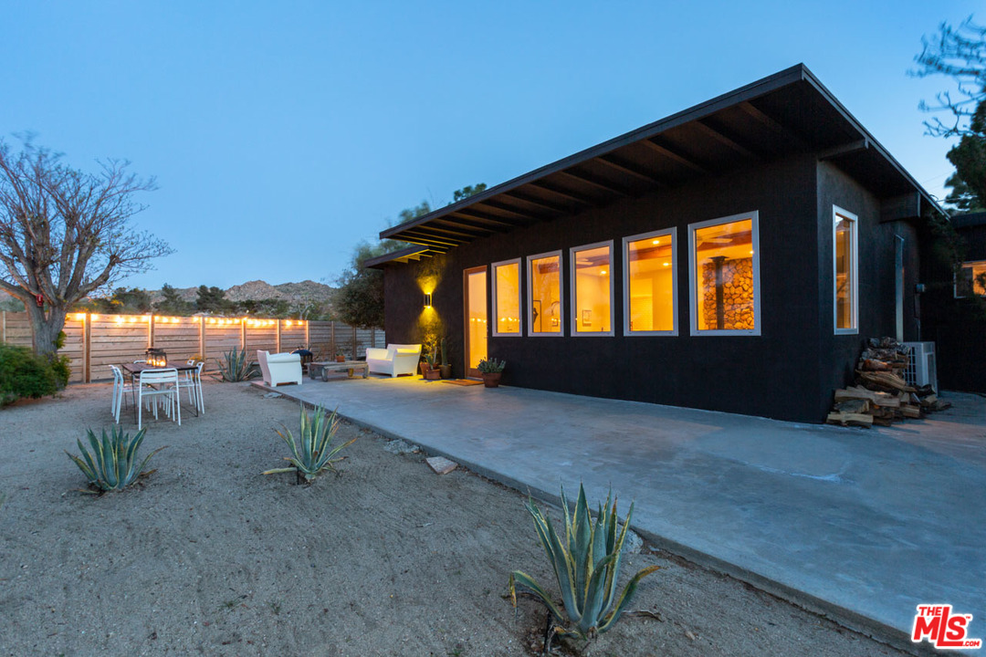 8909 Sunny Road Joshua Tree, CA 92252 - Photo 2 of 37 Gallery Image 2