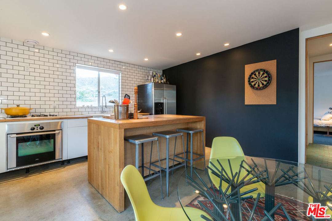 8909 Sunny Road Joshua Tree, CA 92252 - Photo 12 of 37 Gallery Image 12