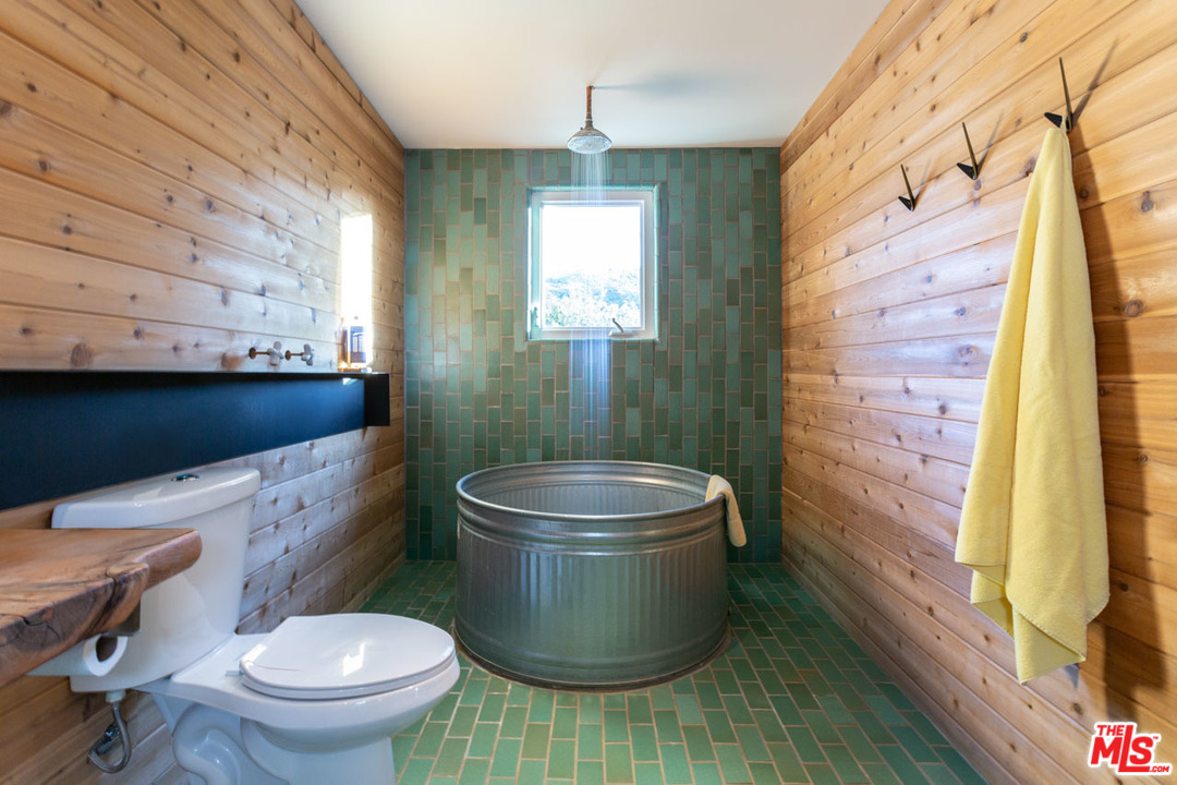8909 Sunny Road Joshua Tree, CA 92252 - Photo 15 of 37 Gallery Image 15