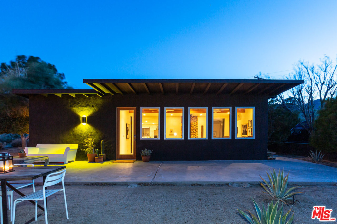 8909 Sunny Road Joshua Tree, CA 92252 - Photo 3 of 37 Gallery Image 3