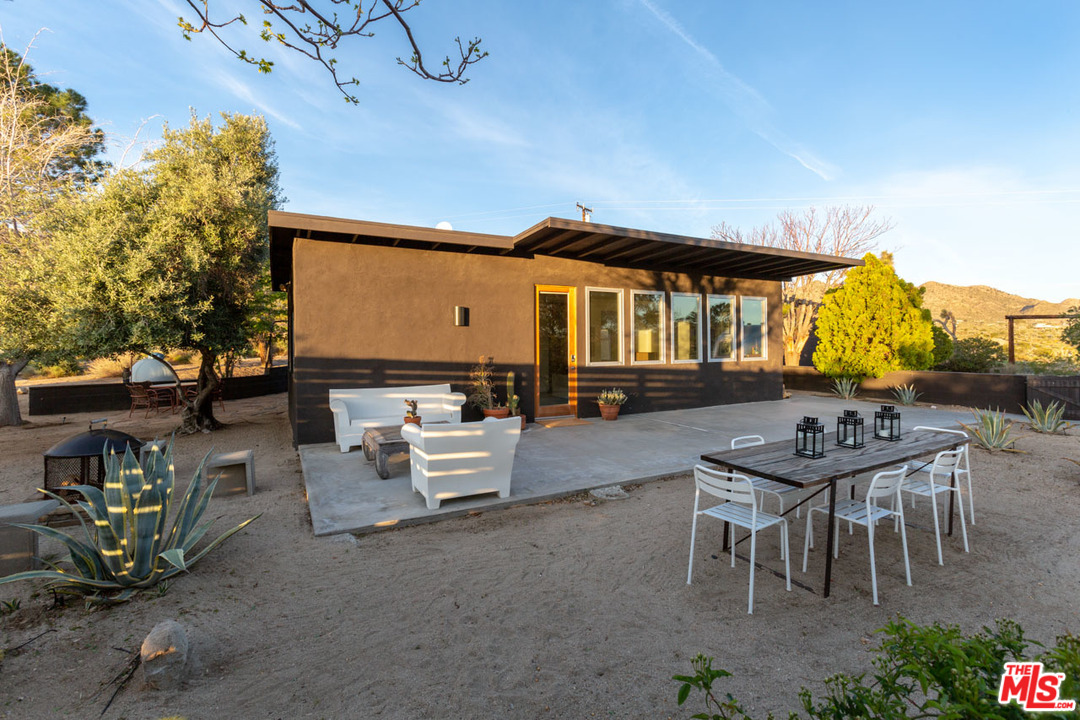 8909 Sunny Road Joshua Tree, CA 92252 - Photo 27 of 37 Gallery Image 27