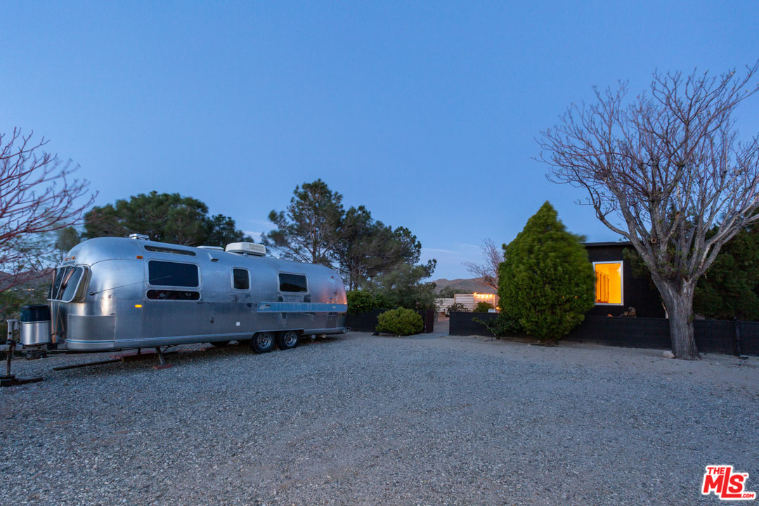 8909 Sunny Road Joshua Tree, CA 92252 - Photo 33 of 37 Gallery Image 33