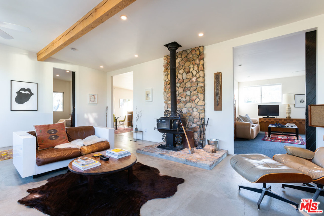 8909 Sunny Road Joshua Tree, CA 92252 - Photo 6 of 37 Gallery Image 6