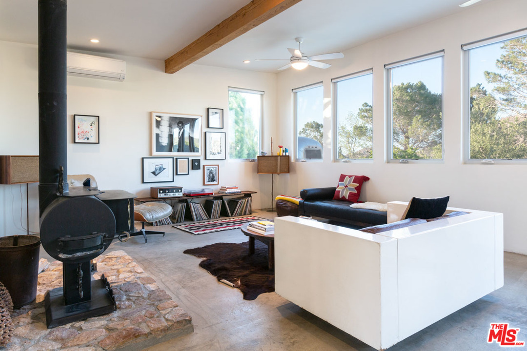 8909 Sunny Road Joshua Tree, CA 92252 - Photo 7 of 37 Gallery Image 7