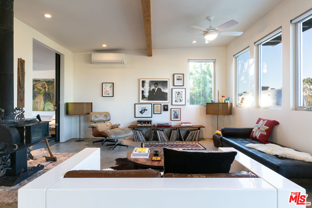 8909 Sunny Road Joshua Tree, CA 92252 - Photo 8 of 37 Gallery Image 8